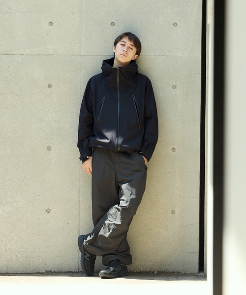 DESCENTE ALLTERRAIN（デサント　オルテライン）の「DESCENTE ALLTERRAIN/デサント オルテライン HARD SHELL JKT CREAS ハードシェルジャケット（ナイロンジャケット・メンズ・グレー/ブラック・O/L/M）」の22枚目の写真