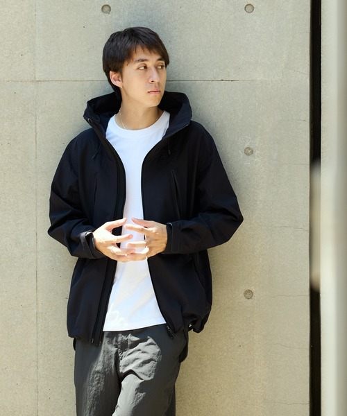 DESCENTE ALLTERRAIN（デサント　オルテライン）の「DESCENTE ALLTERRAIN/デサント オルテライン HARD SHELL JKT CREAS ハードシェルジャケット（ナイロンジャケット・メンズ・グレー/ブラック・O/L/M）」の6枚目の写真