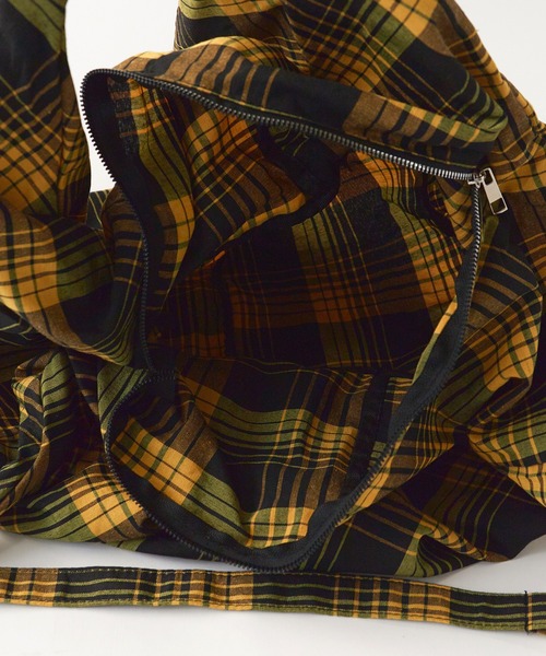 ROOPTOKYO(ループトウキョウ)の「チェック柄 ワンショルダーバック(ショルダーバッグ・メンズ・イエロー・FREE)」の11枚目の写真