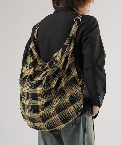 ROOPTOKYO(ループトウキョウ)の「チェック柄 ワンショルダーバック(ショルダーバッグ・メンズ・イエロー・FREE)」の5枚目の写真