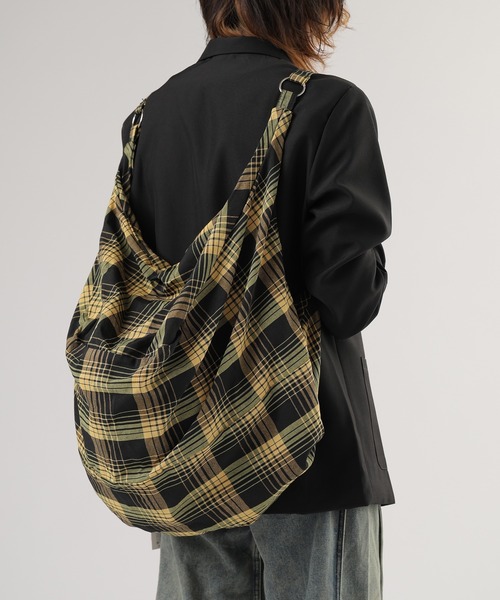 ROOPTOKYO(ループトウキョウ)の「チェック柄 ワンショルダーバック(ショルダーバッグ・メンズ・イエロー・FREE)」の6枚目の写真