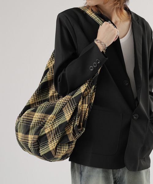 ROOPTOKYO(ループトウキョウ)の「チェック柄 ワンショルダーバック(ショルダーバッグ・メンズ・イエロー・FREE)」の15枚目の写真