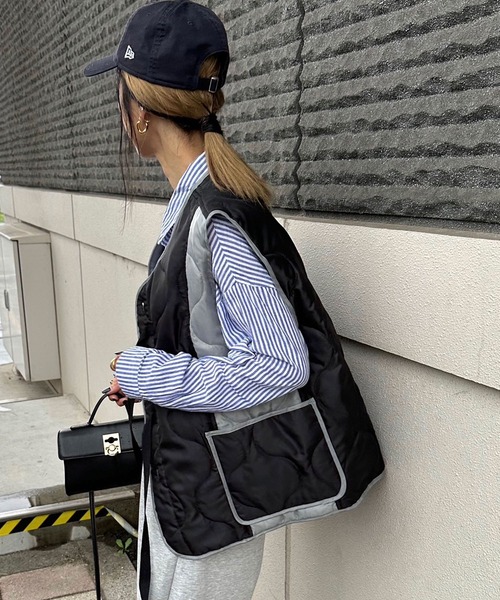 INTERPLAY(インタープレイ)の「【INTERPLAY x AYA】Switching Quilt Vest(その他アウター・レディース・ブラック/カーキ・FREE)」の4枚目の写真