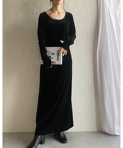 セール】長袖フィンガーホールロング丈バックオープンベロアワンピース