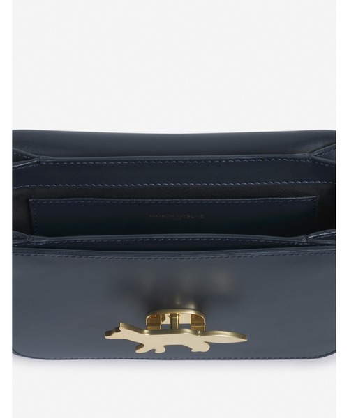 Maison Kitsune（メゾンキツネ）の「EDIE BAG（ショルダーバッグ・レディース・バーガンディー/ブラック/ブラウン/ブルー系その他/ネイビー/ダークグリーン・U）」の8枚目の写真