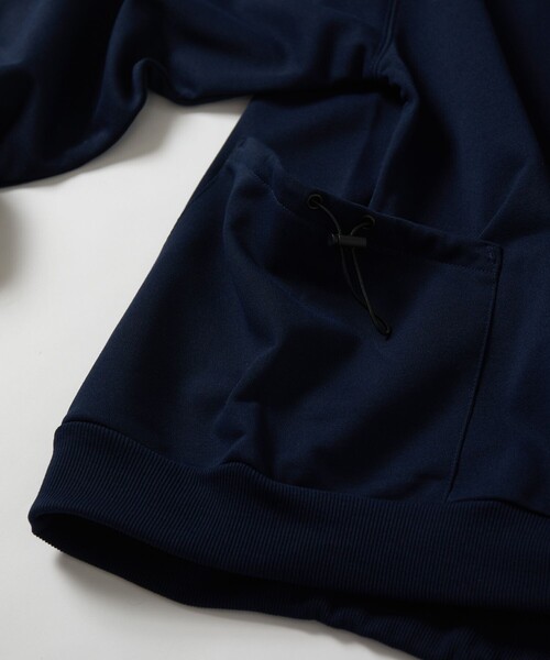 FREAK'S STORE(フリークスストア)の「限定展開 Drymix(R)/ドライミックス リラックスフィット サイドポケット ロングスリーブTシャツ(Tシャツ/カットソー・メンズ・ブラック/ベージュ/ネイビー/グレー・SMALL/MEDIUM/LARGE)」の22枚目の写真