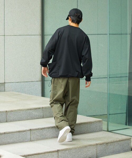 FREAK'S STORE(フリークスストア)の「限定展開 Drymix(R)/ドライミックス リラックスフィット サイドポケット ロングスリーブTシャツ(Tシャツ/カットソー・メンズ・ブラック/ベージュ/ネイビー/グレー・SMALL/MEDIUM/LARGE)」の8枚目の写真