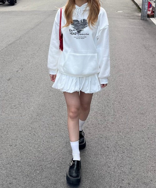 merrylatte(メリーラテ)の「落書きハートデザインパーカー(パーカー・レディース・ホワイト・MEDIUM)」の5枚目の写真