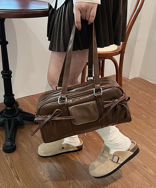LA VORAGINE(ラ ヴォラジネ)の「外ポケットボストンバッグ(ボストンバッグ・レディース・ブラウン/シルバー/レッド/ブラック/アイボリー/モカ・FREE)」の7枚目の写真