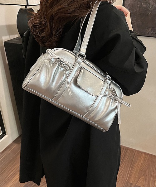 LA VORAGINE(ラ ヴォラジネ)の「外ポケットボストンバッグ(ボストンバッグ・レディース・ブラウン/シルバー/レッド/ブラック/アイボリー/モカ・FREE)」の19枚目の写真