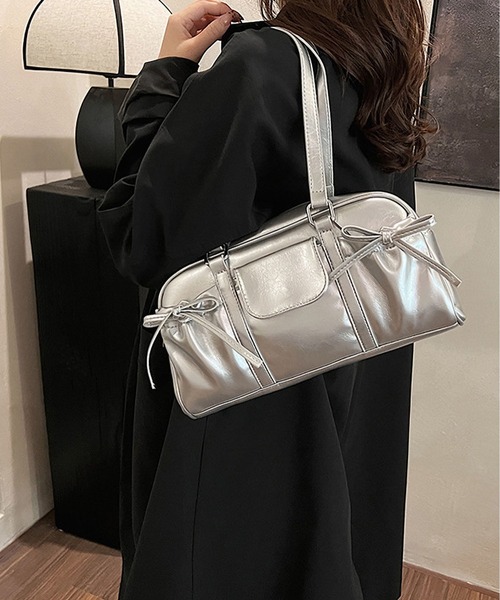 LA VORAGINE(ラ ヴォラジネ)の「外ポケットボストンバッグ(ボストンバッグ・レディース・ブラウン/シルバー/レッド/ブラック/アイボリー/モカ・FREE)」の20枚目の写真