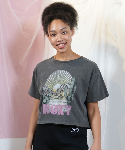 ROXY(ロキシー)の「ROXY/ロキシー ショート丈Tシャツ RST251651M(Tシャツ/カットソー・レディース・ブラック×ピンク/ブラック×ブルー/ブラック×グリーン・M)」の3枚目の写真