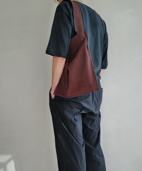 ITTI(イッチ)の「MARY INSIDE OUT TOTE - M / CERATO BRIGHT(トートバッグ・メンズ・ブラウン/ブラック/レッド/ダークグリーン・FREE)」の20枚目の写真