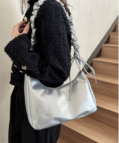 2WAY/3WAY アシンメトリーなシルエットで個性を表現 シャーリングワン