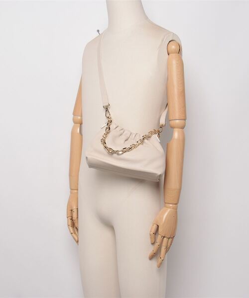 AULENTTI（オウレンティ）の「[AULENTTI/オーレンティ] DOLLARO 2WAY チェーンショルダー レザーミニバッグ（ショルダーバッグ・レディース・ブラック/オフホワイト・F）」の18枚目の写真