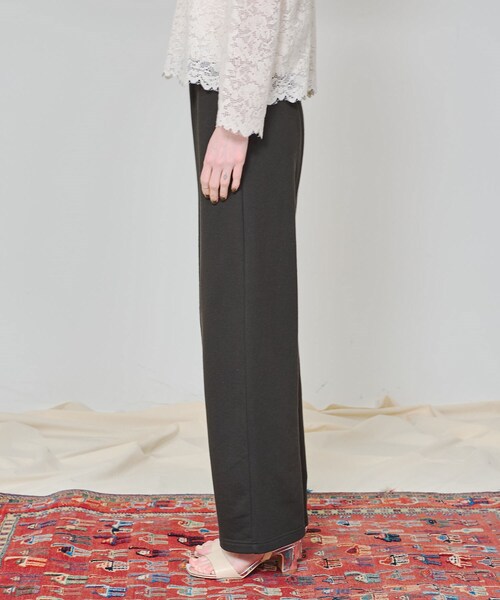 DRESSTERIOR（ドレステリア）の「【スタイリスト福田麻琴さんコラボ】センターシームワイドスウェットパンツ（その他パンツ・レディース・グレー/チャコールグレー・36/38/34）」の15枚目の写真