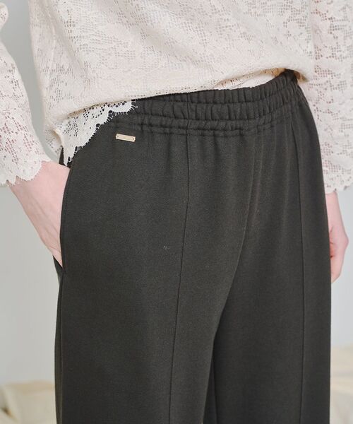DRESSTERIOR（ドレステリア）の「【スタイリスト福田麻琴さんコラボ】センターシームワイドスウェットパンツ（その他パンツ・レディース・グレー/チャコールグレー・36/38/34）」の17枚目の写真