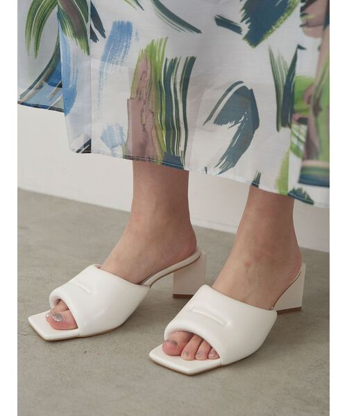 ELENDEEK（エレンディーク）の「クッションサンダル（サンダル・レディース・ブラック/オフホワイト/レッド・38/37）」の2枚目の写真