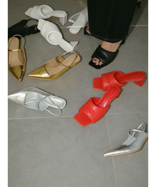 ELENDEEK（エレンディーク）の「クッションサンダル（サンダル・レディース・ブラック/オフホワイト/レッド・38/37）」の19枚目の写真