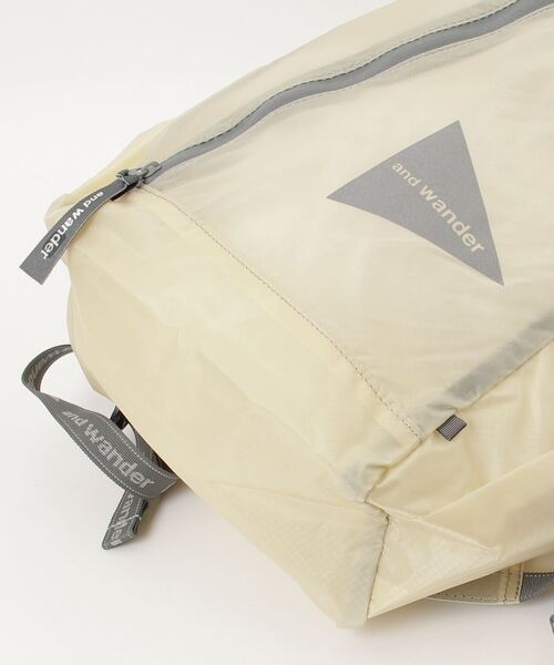 and wander(アンドワンダー)の「and wander / シルデイパック(バックパック/リュック・レディース・ネイビー/オフホワイト/チャコールグレー・FREE)」の10枚目の写真