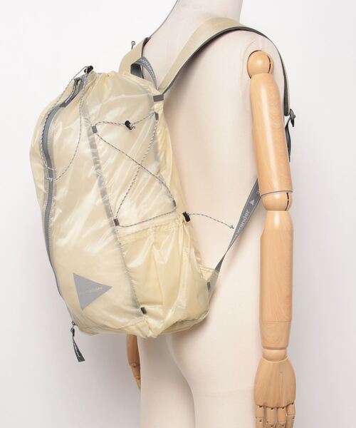 and wander(アンドワンダー)の「and wander / シルデイパック(バックパック/リュック・レディース・ネイビー/オフホワイト/チャコールグレー・FREE)」の13枚目の写真