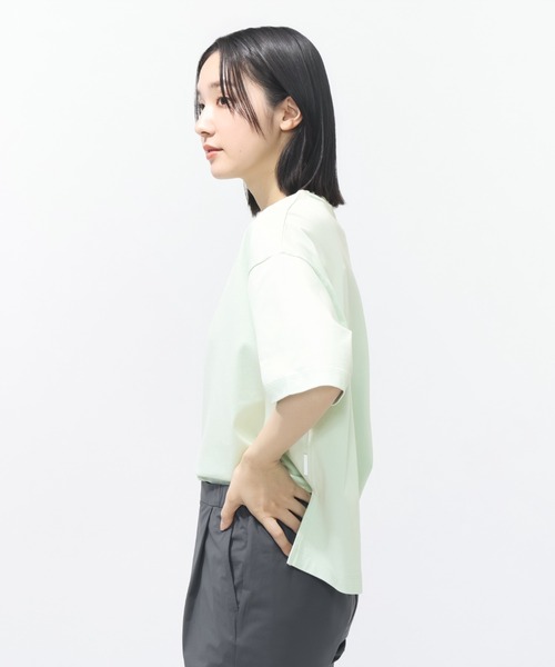 TIGORA(ティゴラ)の「ティゴラ TIGORA UVカットシルキーコットンオーバーサイズTシャツ(Tシャツ/カットソー・レディース・ライトベージュ/ブラック/グレー/ライトグリーン/ピンク/ホワイト/ベージュ/ネイビー・S/M/L/XL)」の10枚目の写真