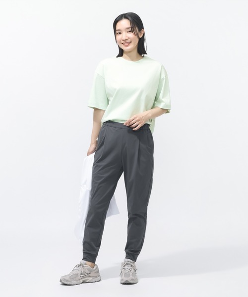 TIGORA(ティゴラ)の「ティゴラ TIGORA UVカットシルキーコットンオーバーサイズTシャツ(Tシャツ/カットソー・レディース・ライトベージュ/ブラック/グレー/ライトグリーン/ピンク/ホワイト/ベージュ/ネイビー・S/M/L/XL)」の12枚目の写真