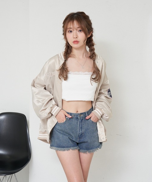 RAY CASSIN（レイカズン）の「カットオフデニムショートパンツ（デニムパンツ・レディース・ライトブルー/ブルー・S/M）」の7枚目の写真