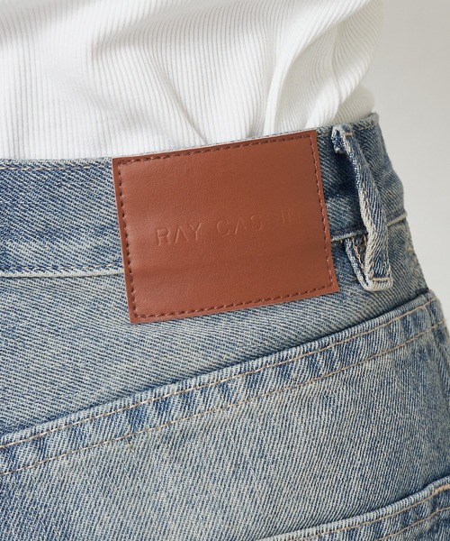 RAY CASSIN（レイカズン）の「カットオフデニムショートパンツ（デニムパンツ・レディース・ライトブルー/ブルー・S/M）」の15枚目の写真