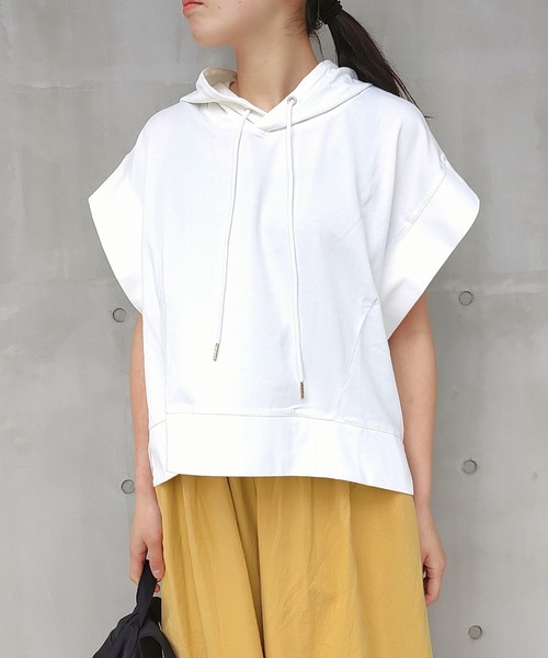 Q（キュー）の「スムースドライカットパーカー（パーカー・レディース・アイボリー/オリーブ/ブラック・MEDIUM）」の2枚目の写真