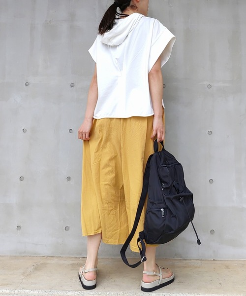 Q（キュー）の「スムースドライカットパーカー（パーカー・レディース・アイボリー/オリーブ/ブラック・MEDIUM）」の18枚目の写真