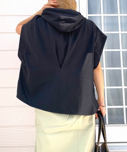 Q（キュー）の「スムースドライカットパーカー（パーカー・レディース・アイボリー/オリーブ/ブラック・MEDIUM）」の12枚目の写真