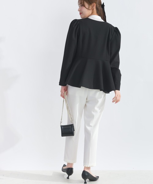PICCIN PERLA（ピッチンペルラ）の「パールボタンペプラムジャケット（ノーカラージャケット・レディース・ブラック・M）」の4枚目の写真