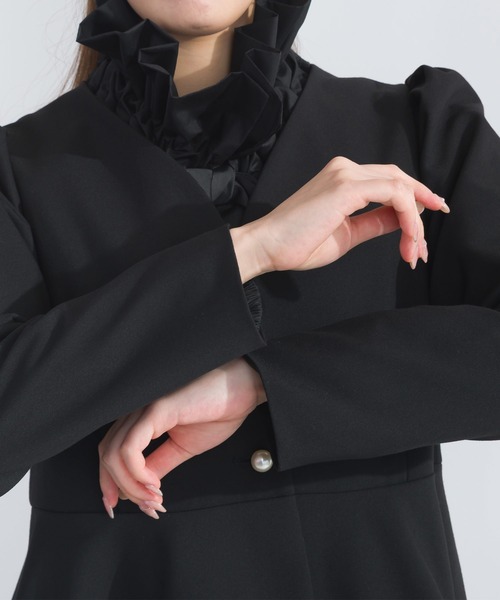 PICCIN PERLA（ピッチンペルラ）の「パールボタンペプラムジャケット（ノーカラージャケット・レディース・ブラック・M）」の11枚目の写真