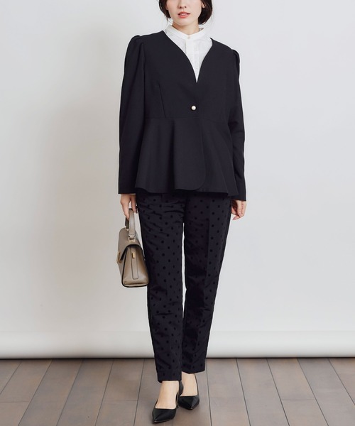 PICCIN PERLA（ピッチンペルラ）の「パールボタンペプラムジャケット（ノーカラージャケット・レディース・ブラック・M）」の17枚目の写真