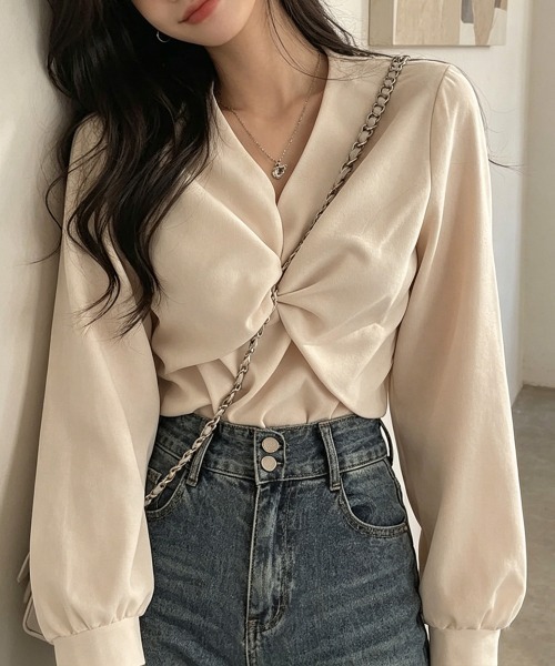 Miniministore(ミニミニストア)の「フロントねじり シャツブラウス Vネック(シャツ/ブラウス・レディース・ライトグレー/ピンク/ブラック/ベージュ・L/M)」の5枚目の写真