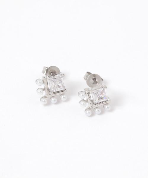 LAKOLE（ラコレ）の「Vパールスクエアビジューピアス / 318921（ピアス（両耳用）・レディース・ピンク系その他/その他2/その他1・FREE）」の2枚目の写真
