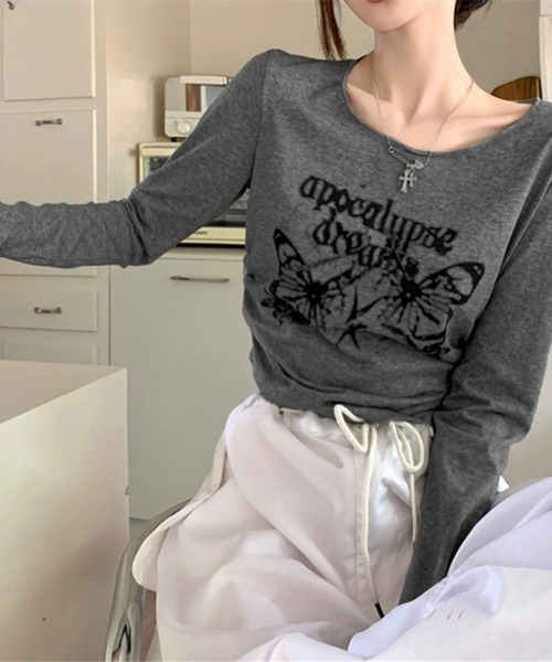 THE HITSS(ヒッツ)の「Y2K グランジ バタフライプリント クロップド ロングTシャツ / オフショル 2way(Tシャツ/カットソー・レディース・グレー/ホワイト・FREE)」の11枚目の写真