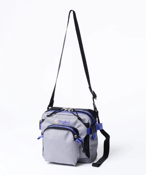 master-piece（マスターピース）の「【master-piece /マスターピース】 HugSack Square Shoulder Bag（ショルダーバッグ・メンズ・ブラック/サックスブルー/グレー・FREE）」の2枚目の写真