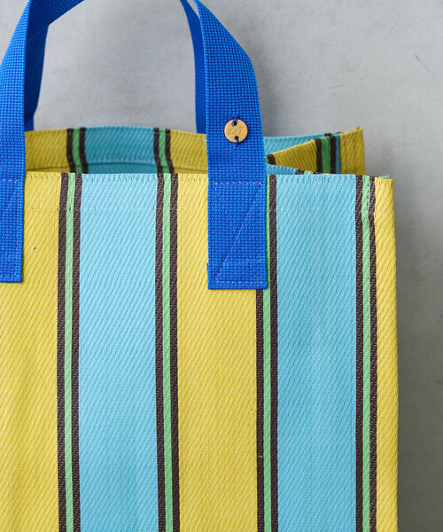 Actually（アクチュアリー）の「STRIPE BOX TOTE BAG（トートバッグ・レディース・ダークブラウン/ピンク/イエロー/ブラック・0）」の6枚目の写真