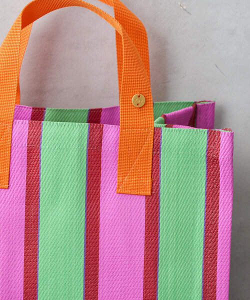 Actually（アクチュアリー）の「STRIPE BOX TOTE BAG（トートバッグ・レディース・ダークブラウン/ピンク/イエロー/ブラック・0）」の12枚目の写真