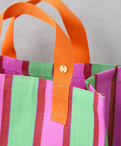 Actually（アクチュアリー）の「STRIPE BOX TOTE BAG（トートバッグ・レディース・ダークブラウン/ピンク/イエロー/ブラック・0）」の13枚目の写真