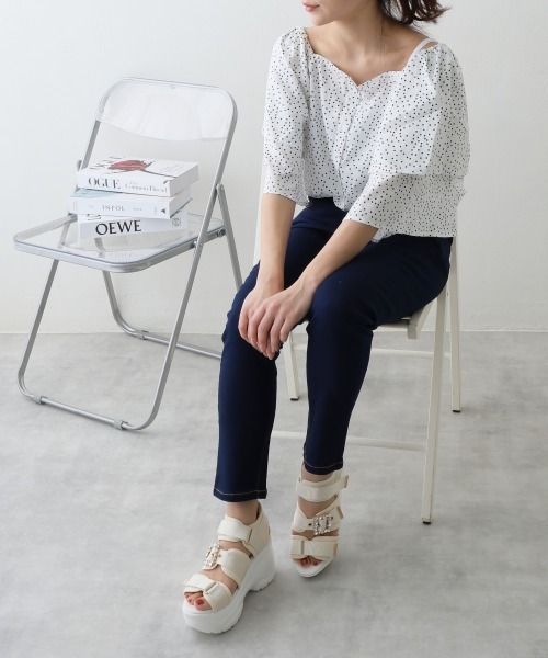 DEMETER(デメテル)の「厚底スポーツサンダル ビジューバックル付き ベルクロ仕様(サンダル・レディース・アイボリー/ブラック×ホワイト/ブラック×ブラック・S/M/L/LL)」の18枚目の写真