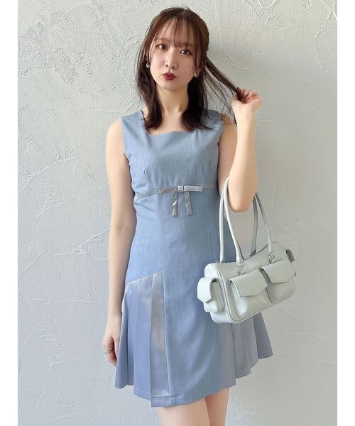 dazzlin(ダズリン)の「サイドプリーツミニワンピース(ワンピース・レディース・ブルー/ネイビー/ブラック・MEDIUM/SMALL)」の4枚目の写真
