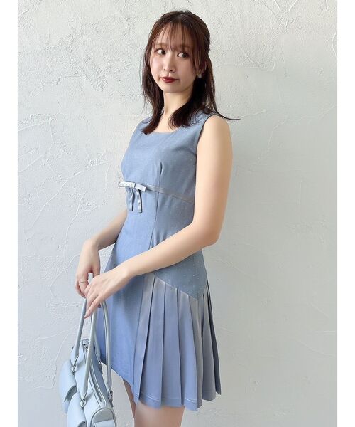 dazzlin(ダズリン)の「サイドプリーツミニワンピース(ワンピース・レディース・ブルー/ネイビー/ブラック・MEDIUM/SMALL)」の7枚目の写真