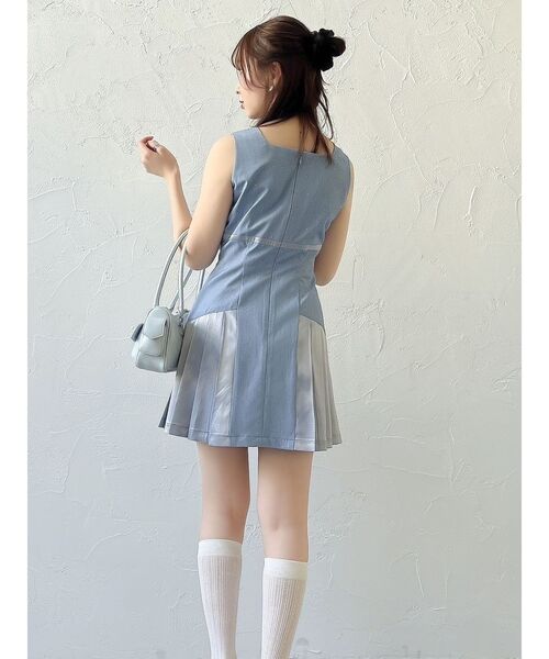 dazzlin(ダズリン)の「サイドプリーツミニワンピース(ワンピース・レディース・ブルー/ネイビー/ブラック・MEDIUM/SMALL)」の10枚目の写真