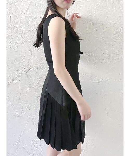 dazzlin(ダズリン)の「サイドプリーツミニワンピース(ワンピース・レディース・ブルー/ネイビー/ブラック・MEDIUM/SMALL)」の19枚目の写真