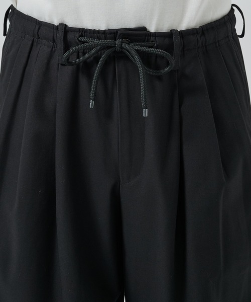 markaware（マーカウェア）の「【MARKAWARE/marka】別注 TRIPLE PLEATED WIDE TROUSERS（スラックス・メンズ・ダークグリーン/ダークグレー/ブラック・1/2）」の9枚目の写真