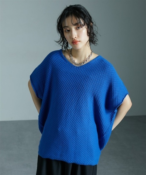 Soiunique（スワユニーク）の「ラーベン編みゆったりサイズVネックコクーンニット ［Soiunique］（ニット/セーター・レディース・イエロー/ブルー/ブラック・M/L/LL）」の11枚目の写真