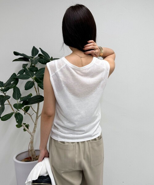 fredy emue（フレディエミュ）の「リネン混ノースリーブニットプルオーバー（タンクトップ・レディース・サックスブルー/イエロー/オフホワイト/ブラウン・38）」の14枚目の写真